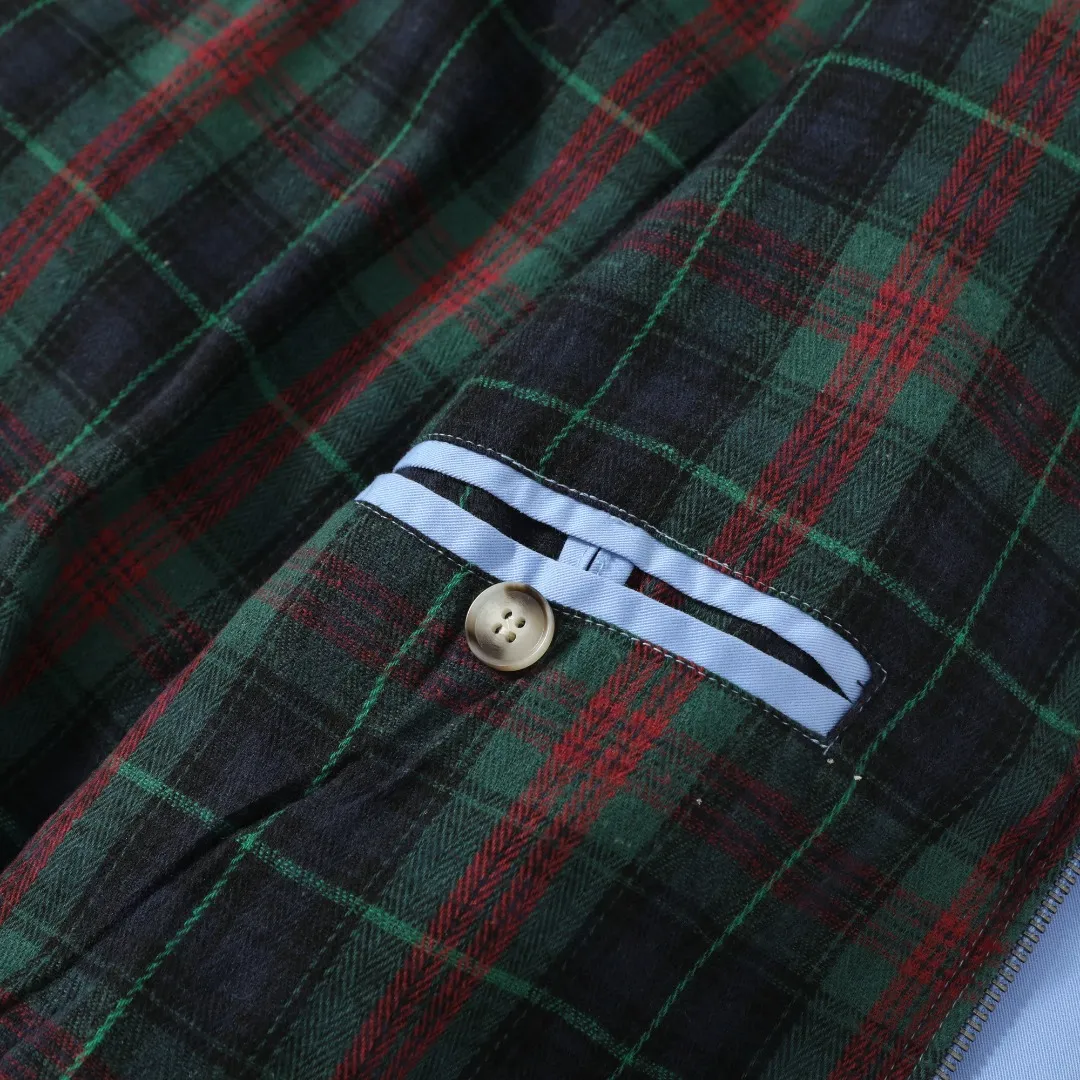 P350 #R23 Ralph Lauren polo white lily contract men's and women's old money style old cadre stand collar workwear Harrington jacket item number RL12020 The fabric has a double-layer shin feel and is full of weight! It's not as heavy as a regular jacket, and the ordinary cotton material feels really different. This one is super comfortable, soft and stylish, and has a green plaid interior that has a retro movie fashion feel! The fit is loose but not baggy. The size is just right and not too picky. The dropped shoulder design modifies the shoulder shape without making it look bulky. This silhouette is a style that will never go out of style after being worn for a long time. The upper body is also very durable and recognizable. The loose and reasonable fit can be worn by both men and women, making it easy to create a clean and refreshing youthful look. The embroidery on the chest is all German Oman embroidery fiber with original data. The embroidery process is very particular about using Japanese Tajima machines to ensure exquisite three-dimensional embroidery. That is what I said is different from the ones on the market. The workmanship is loose and can be used by boys and girls!! Color: Black Khaki Navy Blue Army Green Light Blue Size: M L XL XXL Length: 68/70/72/74 Bust: 122/126/130/134 Shoulder width: 53/54/55/56 Sleeve length: 65/66/67/68